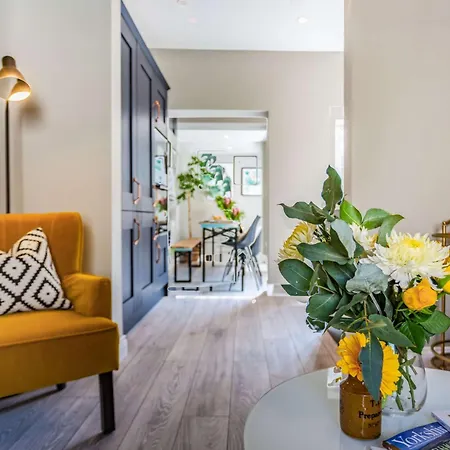 2 Bed In 87306 Hotel