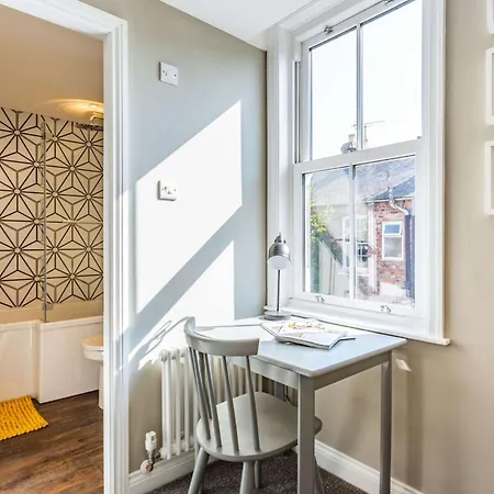 2 Bed In 87306 Szálloda York